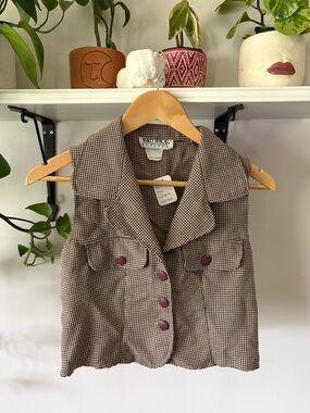Ashley Taylor Petite Brown and Black Houndstooth Vest with Purple Accents